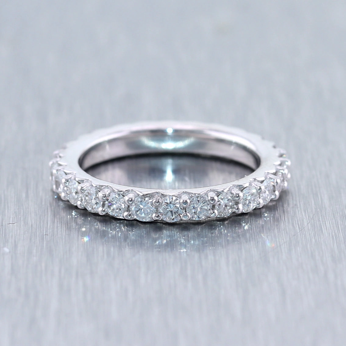 14k White Gold 1.00ctw Diamond Eternity Wedding Band Ring