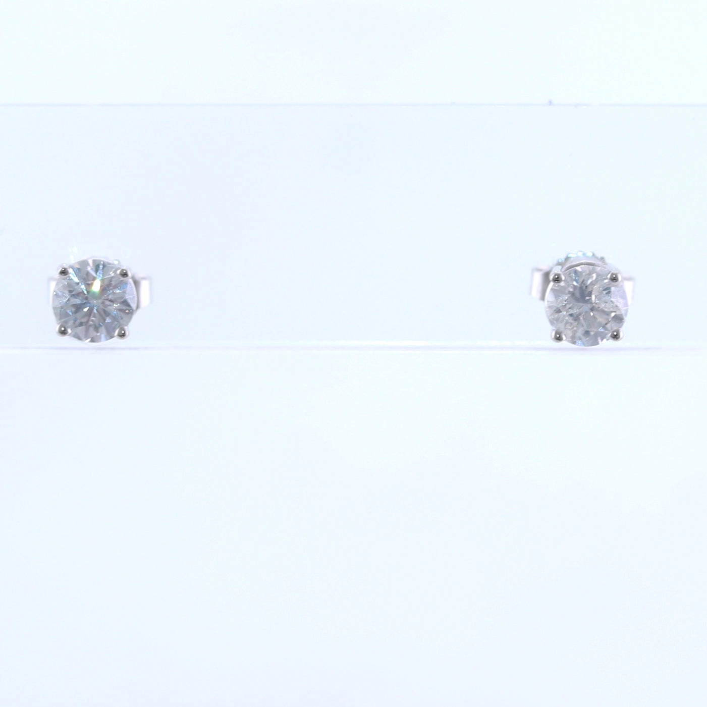 14k White Gold 1.01ctw Diamond Stud Earrings