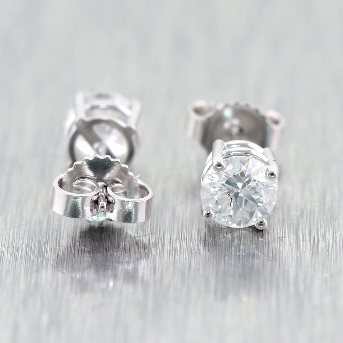 14k White Gold 1.01ctw Diamond Stud Earrings