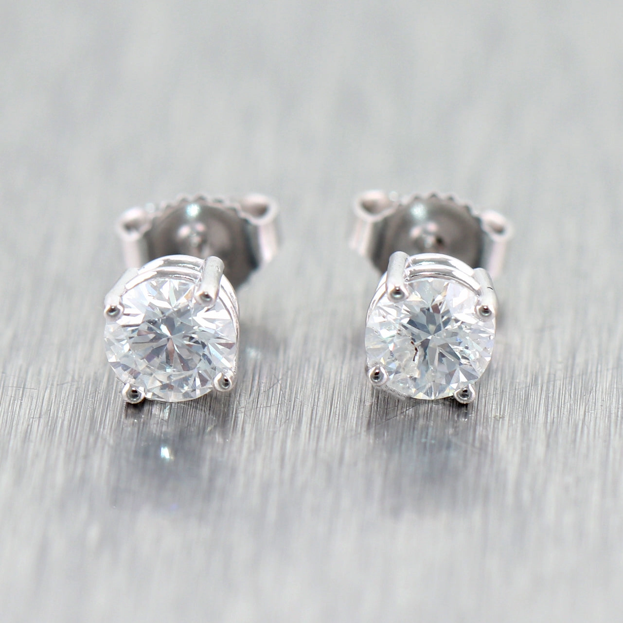 14k White Gold 1.01ctw Diamond Stud Earrings