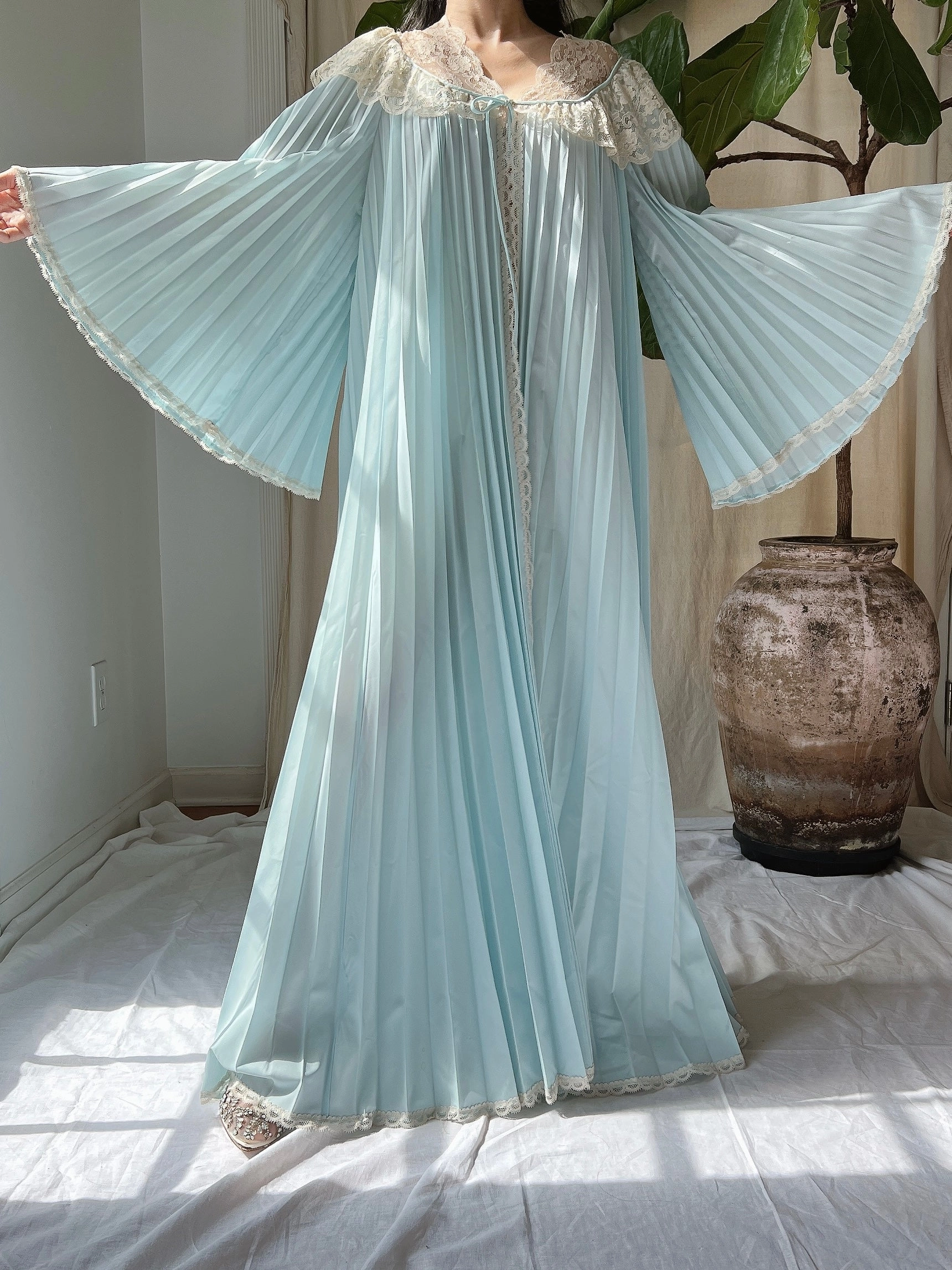 1960s Angel Wing Dressing Gown - OSFM