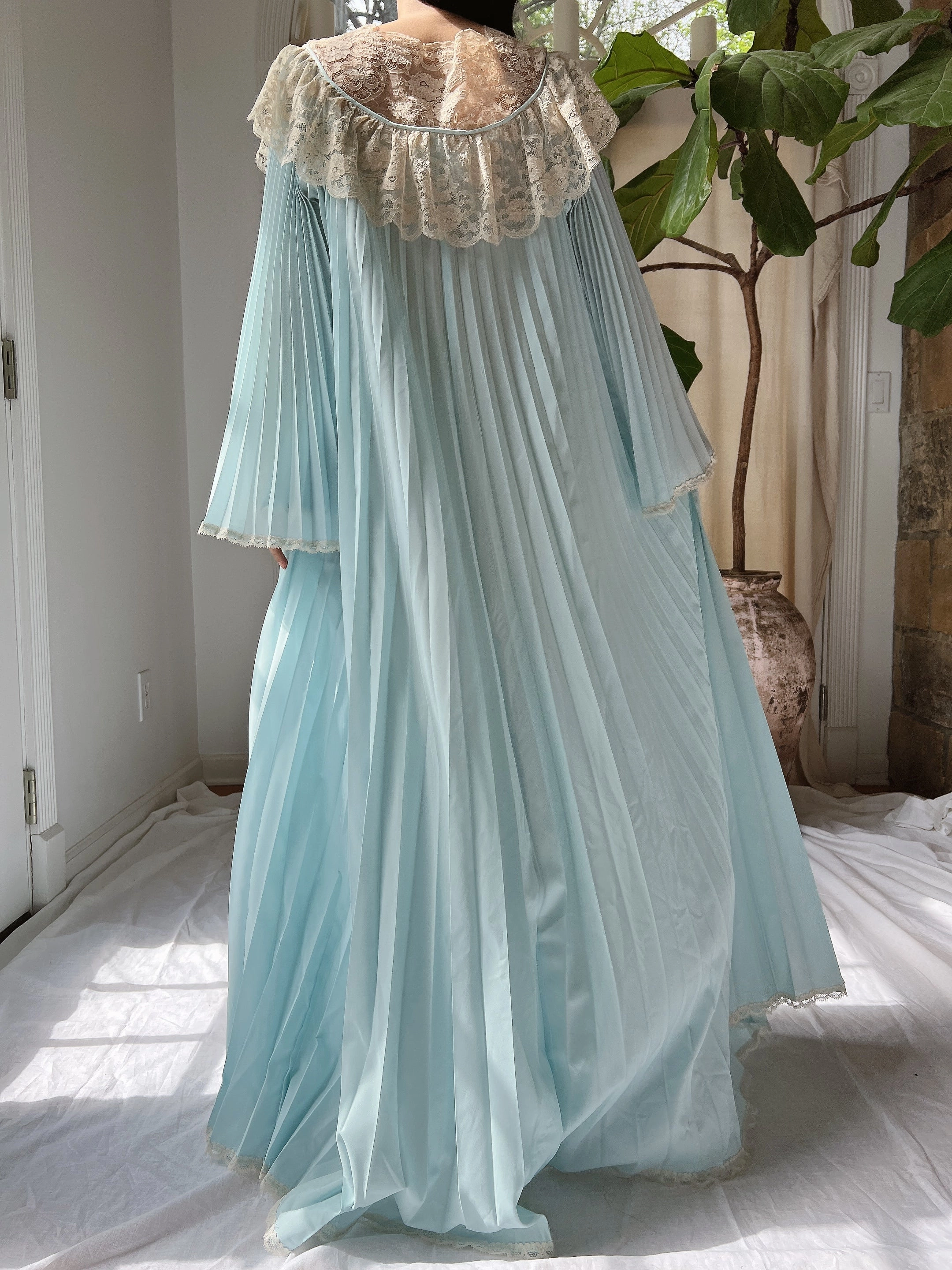 1960s Angel Wing Dressing Gown - OSFM