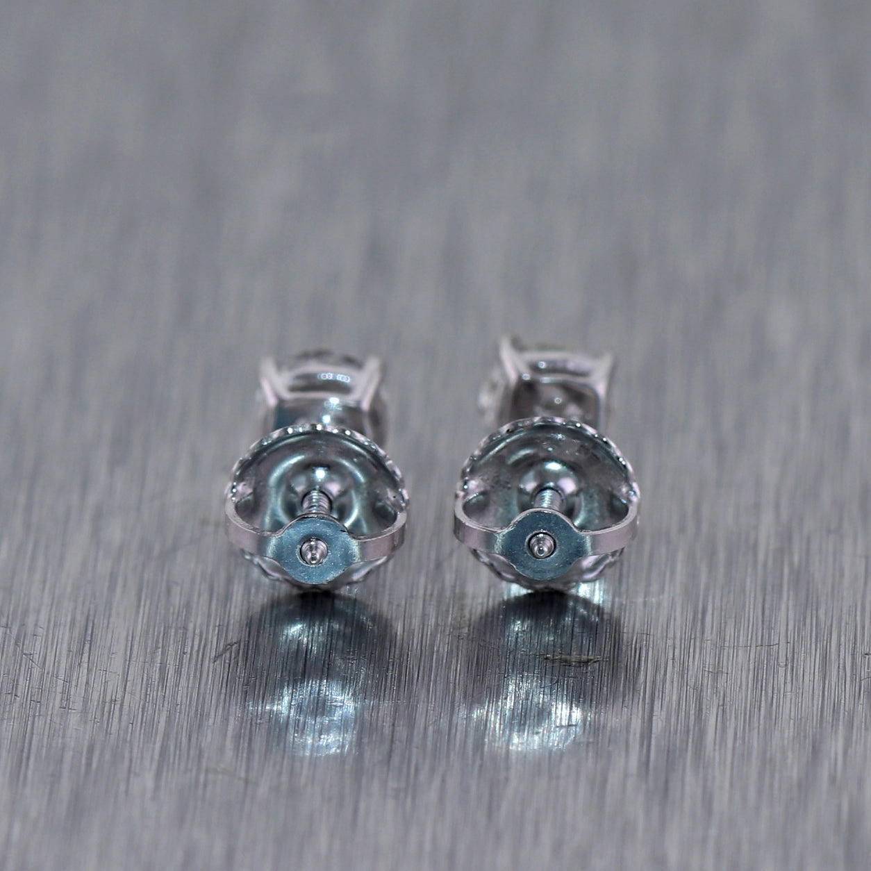Modern 14k White Gold 0.50ctw Diamond Stud Earrings