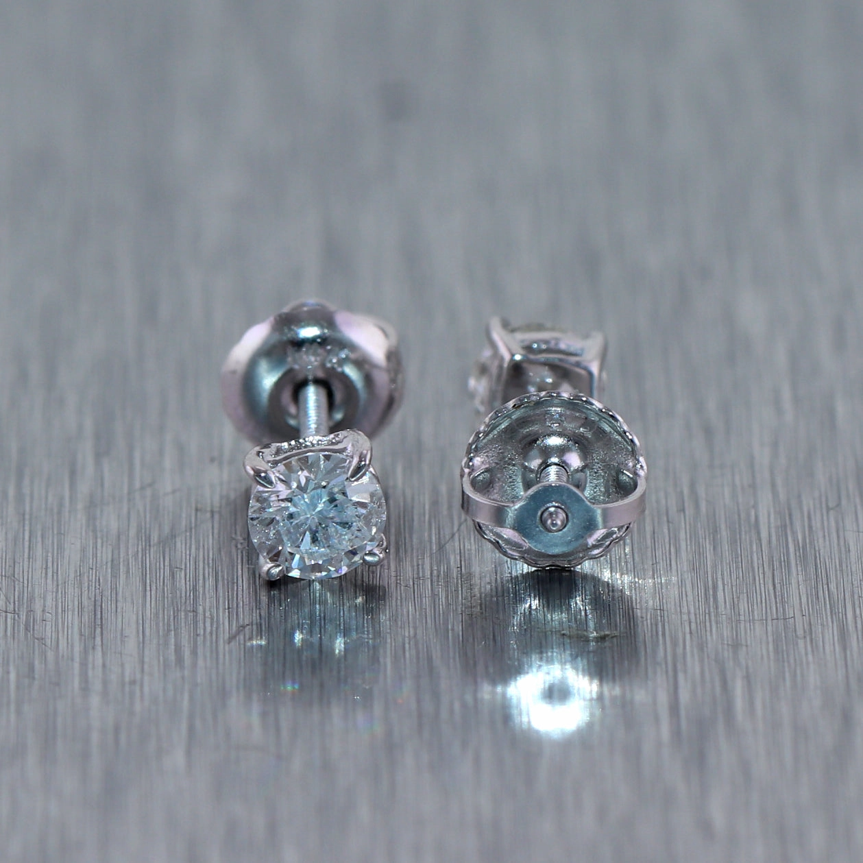 Modern 14k White Gold 0.50ctw Diamond Stud Earrings
