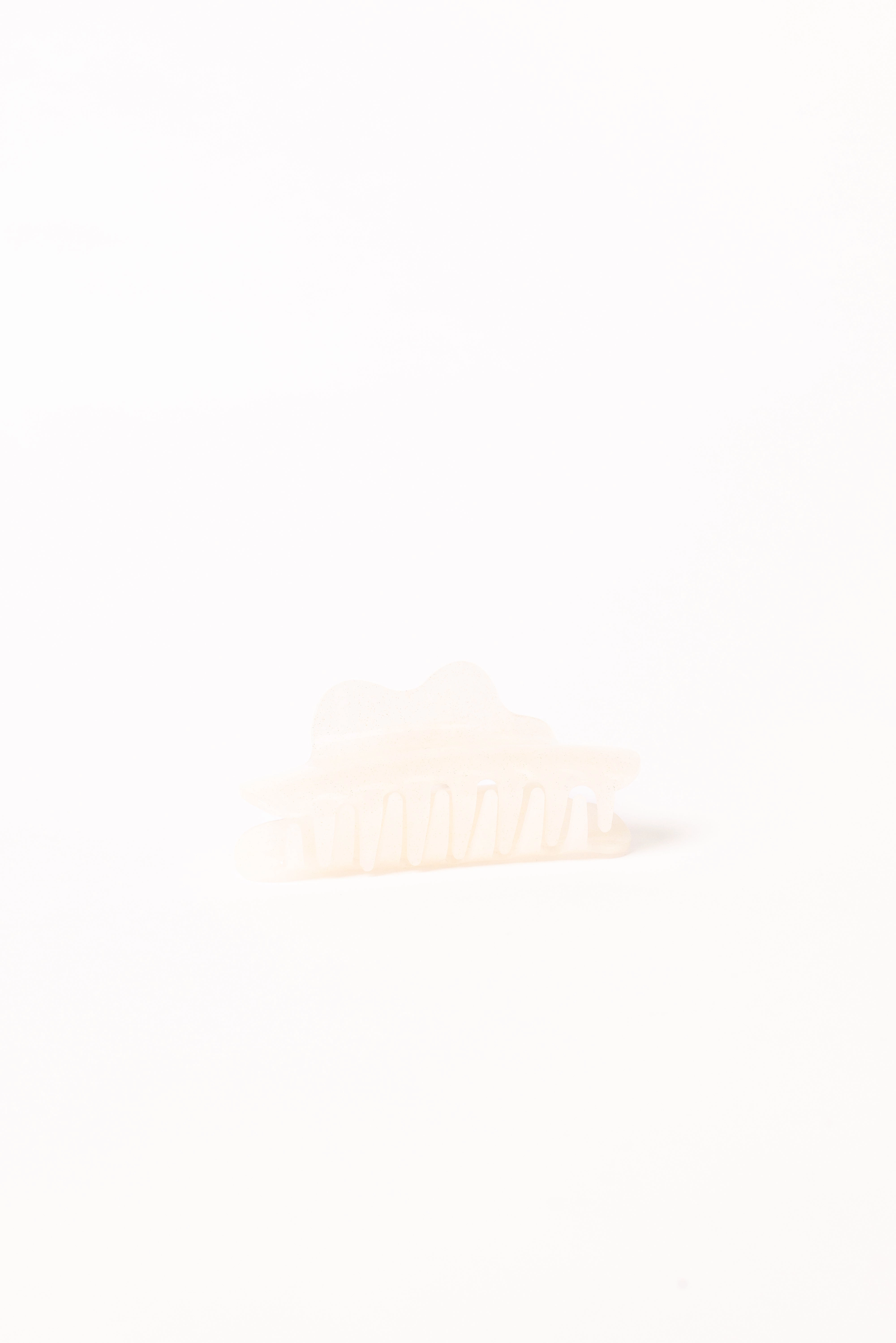Peta Hair Clip - Pearl