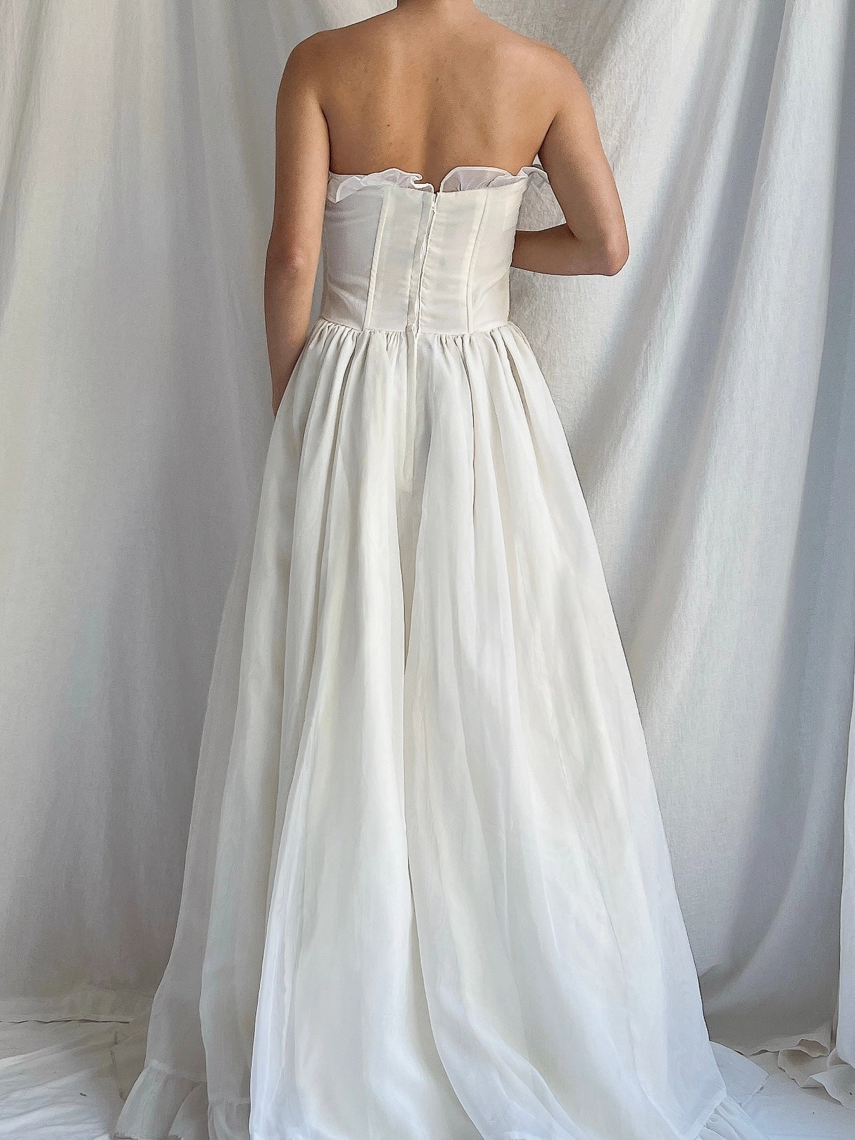 Vintage Ruffle Sweetheart Gown - XS