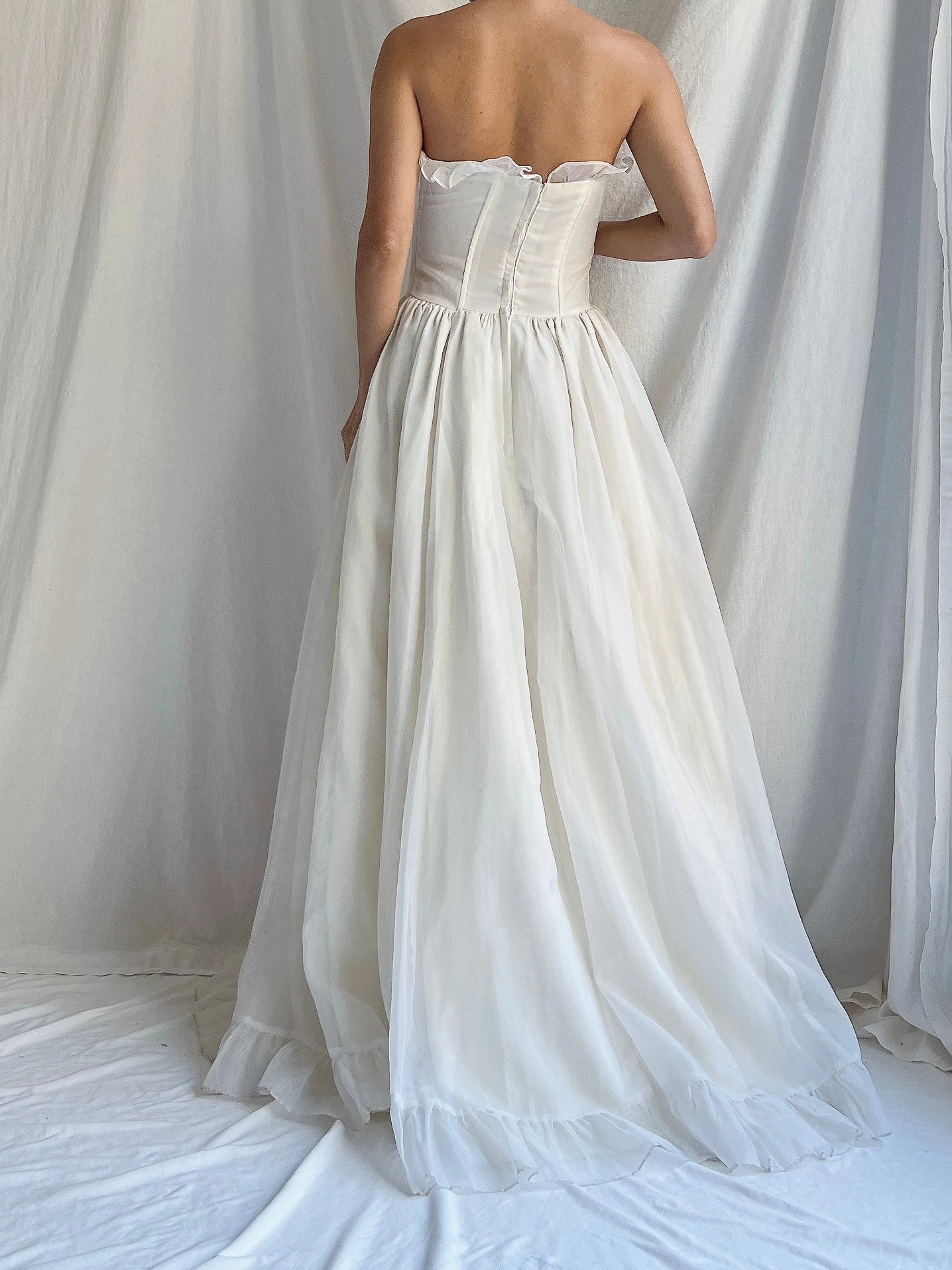 Vintage Ruffle Sweetheart Gown - XS