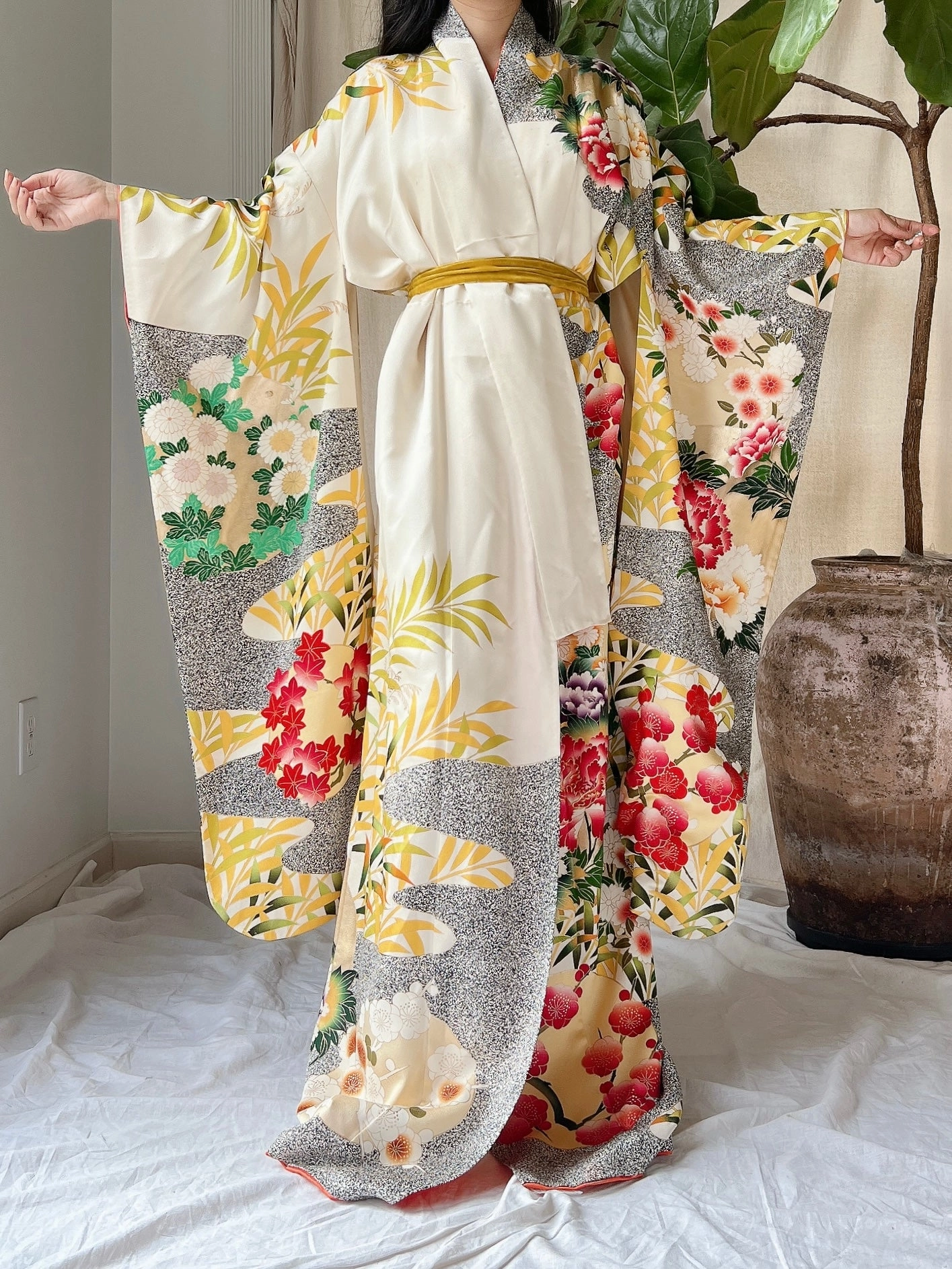 Vintage Silk Floral Kimono - OSFM