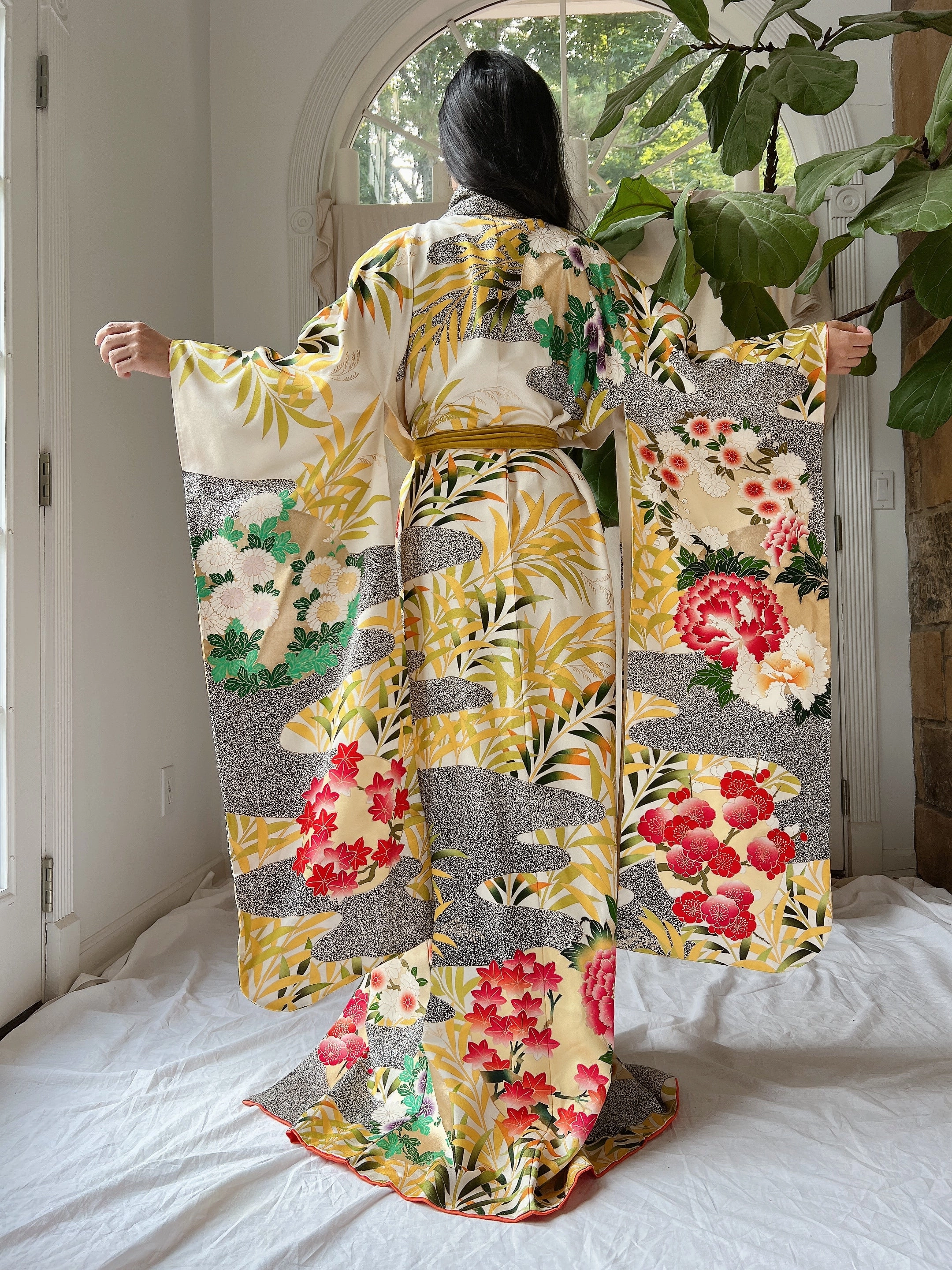 Vintage Silk Floral Kimono - OSFM