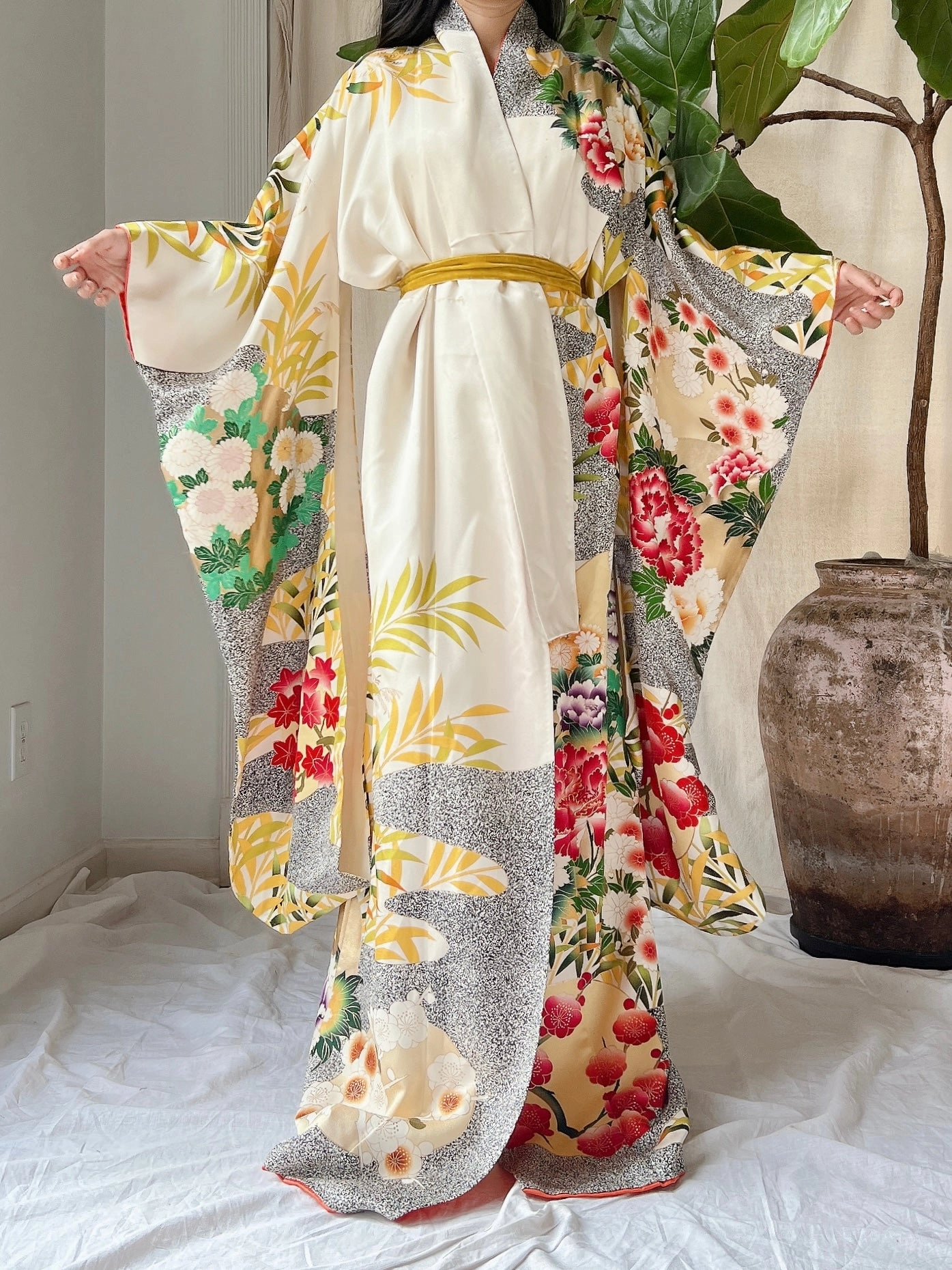Vintage Silk Floral Kimono - OSFM