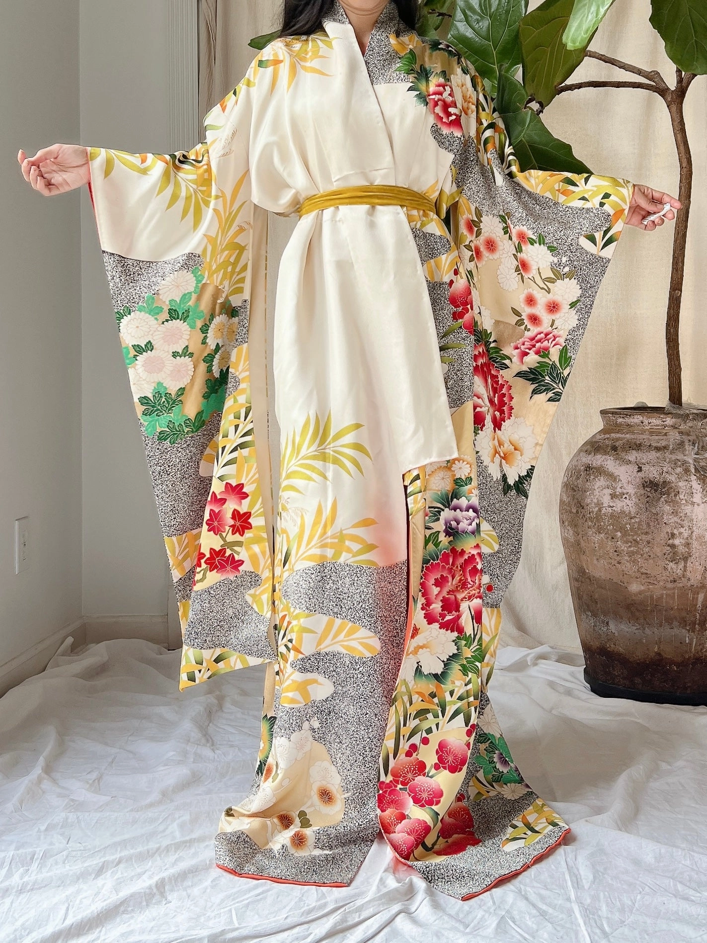 Vintage Silk Floral Kimono - OSFM