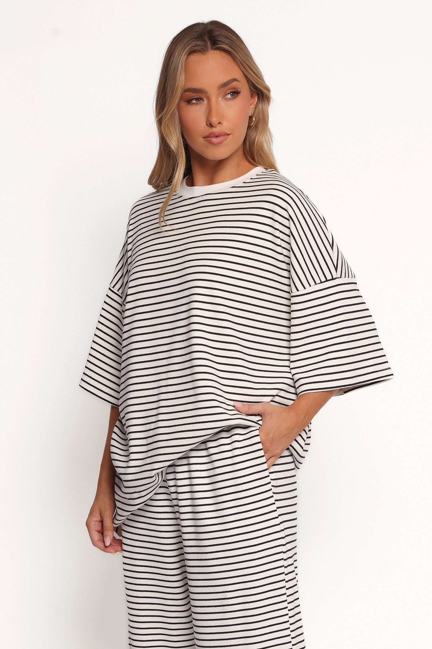 Wilda Oversized Tee - White Black Stripe